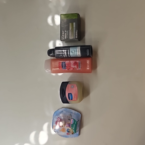 Over 100 mini brands - Picture 7 of 7